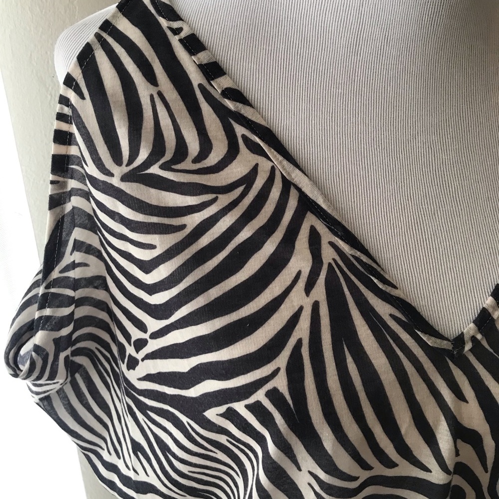 ✨✨Cute Zebra Top!✨✨ - Picture 5 of 5